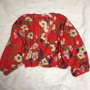 Fun and floral blouse in great condition